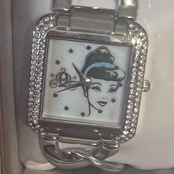 Disney Princess Cinderella Watch, silver metal link band, new in gift box - Picture 3 of 7
